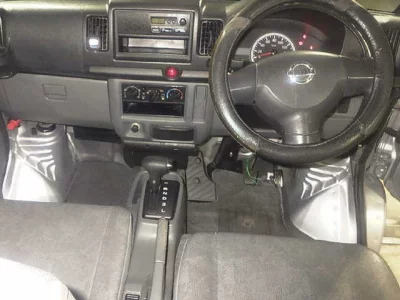 NISSAN CLIPPER VAN