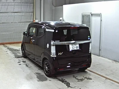 HONDA N BOX SLASH
