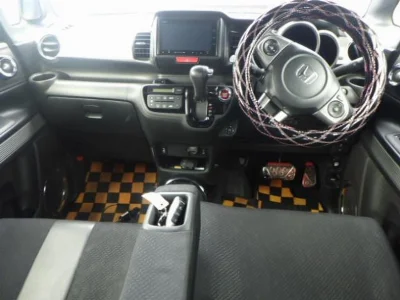 HONDA N BOX SLASH