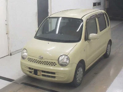 DAIHATSU MOVE LATTE