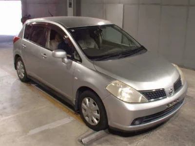 NISSAN TIIDA