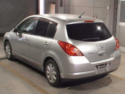 NISSAN TIIDA