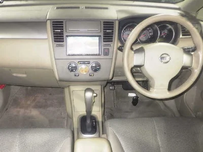 NISSAN TIIDA