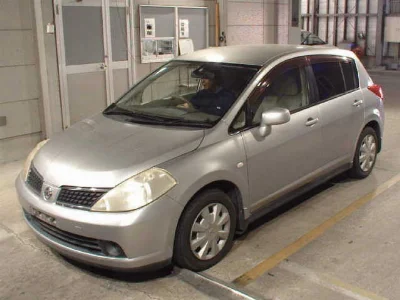 NISSAN TIIDA