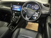 Цена авто Toyota Harrier с аукционов Японии, номер кузова AVU65W, пробег 36 000, оценка 8