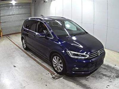 VOLKSWAGEN GOLF TOURAN
