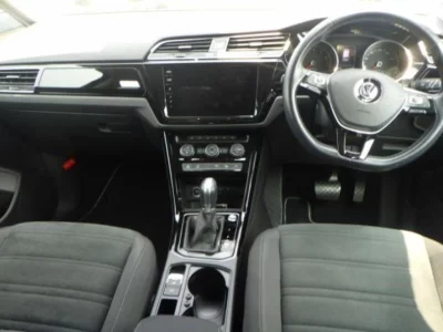 VOLKSWAGEN GOLF TOURAN