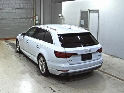 AUDI A4 AVANTE
