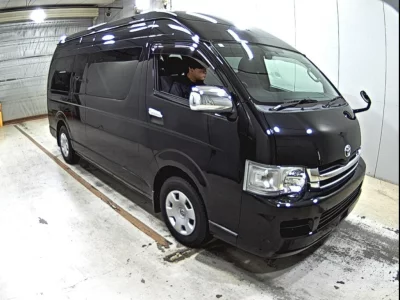 TOYOTA HIACE