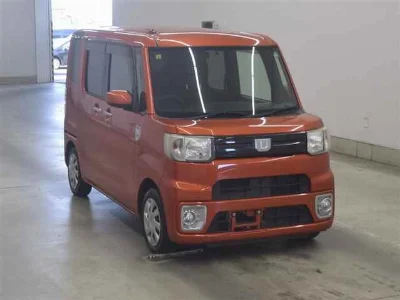 DAIHATSU WAKE
