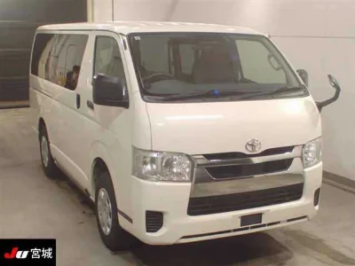 TOYOTA HIACE VAN