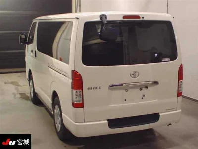 TOYOTA HIACE VAN