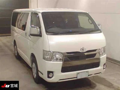 TOYOTA HIACE VAN