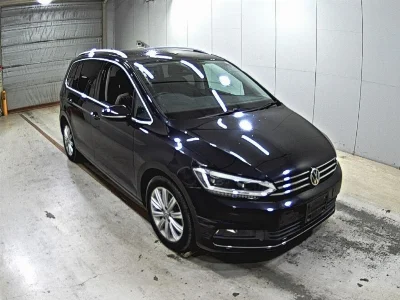 VOLKSWAGEN GOLF TOURAN