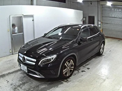 MERCEDES BENZ GLA