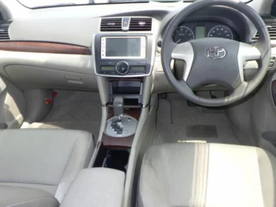 TOYOTA PREMIO