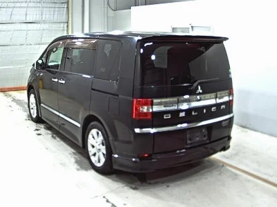 MITSUBISHI DELICA D5