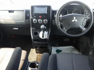 MITSUBISHI DELICA D5