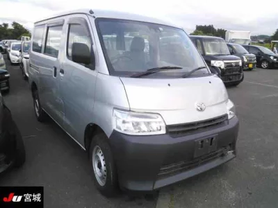 TOYOTA TOWN ACE VAN