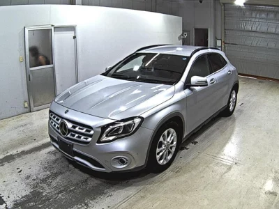 MERCEDES BENZ GLA