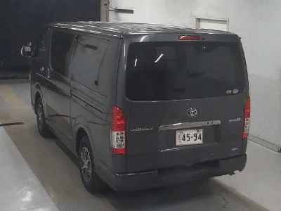 TOYOTA REGIUS VAN