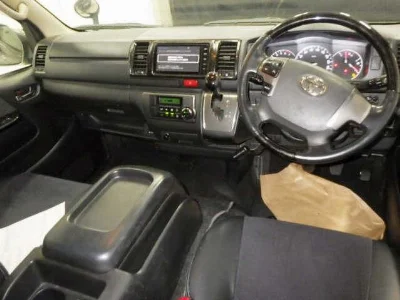 TOYOTA REGIUS VAN