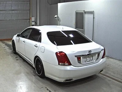 TOYOTA CROWN MAJESTA
