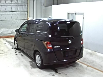 HONDA FREED SPIKE