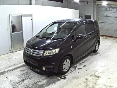 HONDA FREED SPIKE