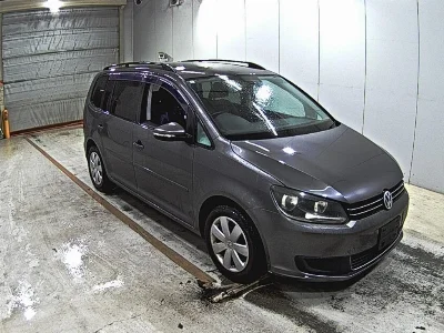 VOLKSWAGEN GOLF TOURAN