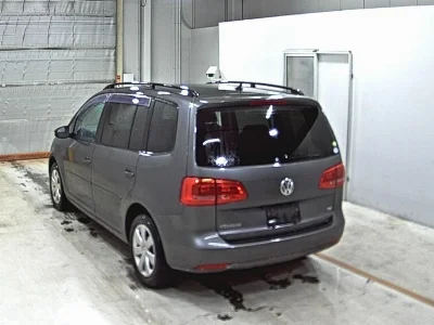 VOLKSWAGEN GOLF TOURAN