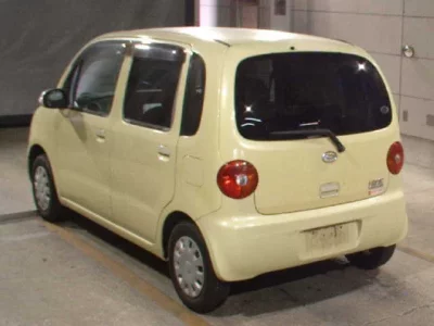 DAIHATSU MOVE LATTE