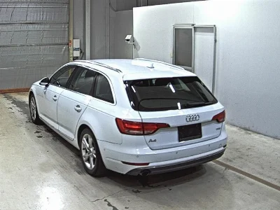AUDI A4 AVANTE