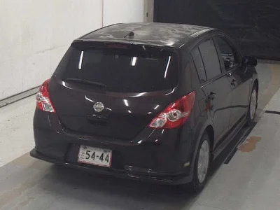 NISSAN TIIDA