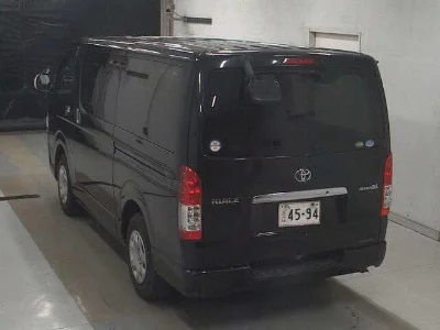 TOYOTA HIACE VAN