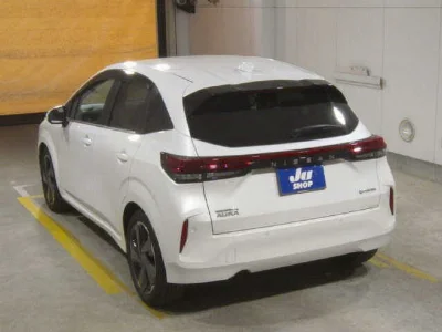 NISSAN AURA