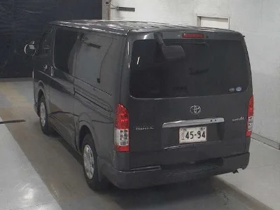 TOYOTA HIACE VAN