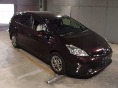 TOYOTA PRIUS ALPHA