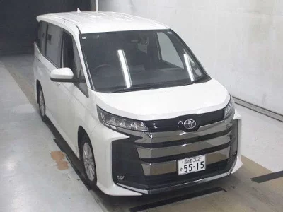 TOYOTA NOAH