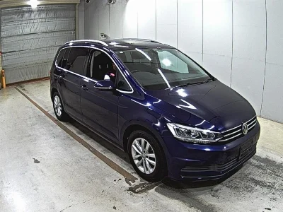 VOLKSWAGEN GOLF TOURAN