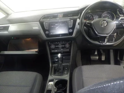 VOLKSWAGEN GOLF TOURAN