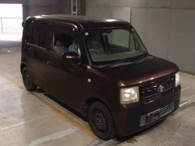 TOYOTA PIXIS SPACE