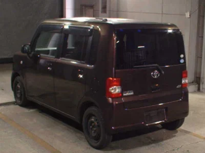 TOYOTA PIXIS SPACE