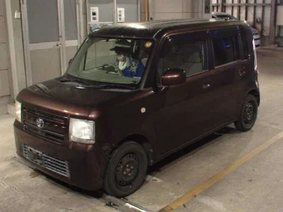 TOYOTA PIXIS SPACE