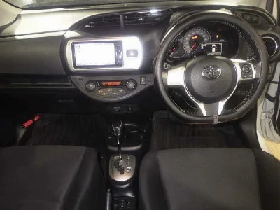 TOYOTA VITZ
