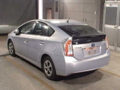 TOYOTA PRIUS