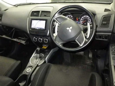 MITSUBISHI RVR