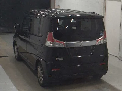 MITSUBISHI DELICA D2