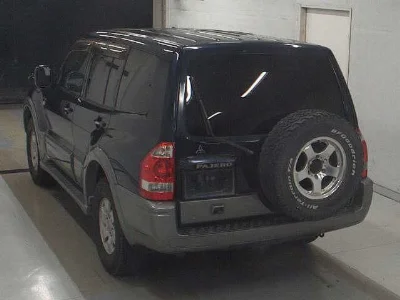 MITSUBISHI PAJERO
