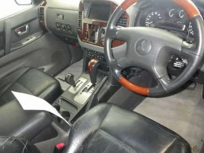 MITSUBISHI PAJERO